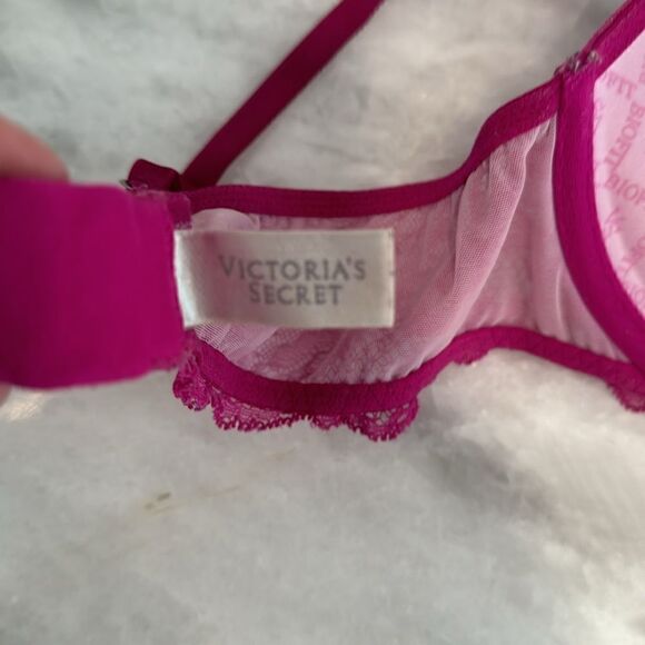 VICTORIA'S SECRET Biofit 34B pink lace bra - Picture 9 of 9